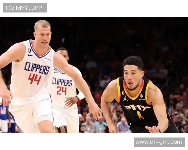 赛后评分出炉:布克成最大亮点! 赛后评分出炉:布克成最大亮点!