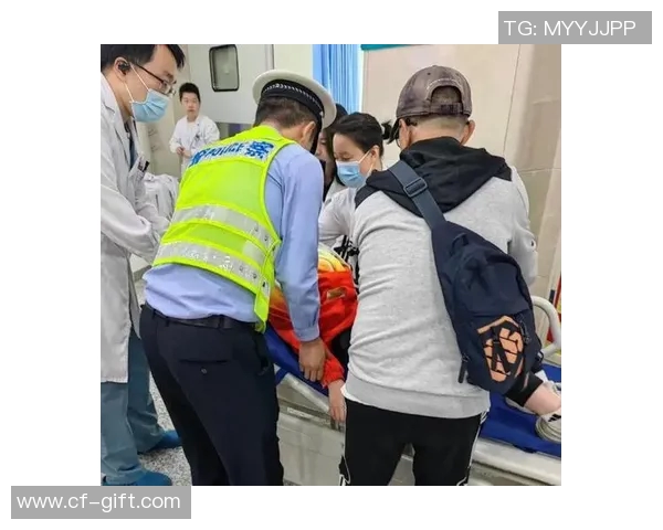 球员比赛中突发晕倒紧急送医 经检查暂无生命危险恢复中 球员比赛中突发晕倒紧急送医 经检查暂无生命危险恢复中